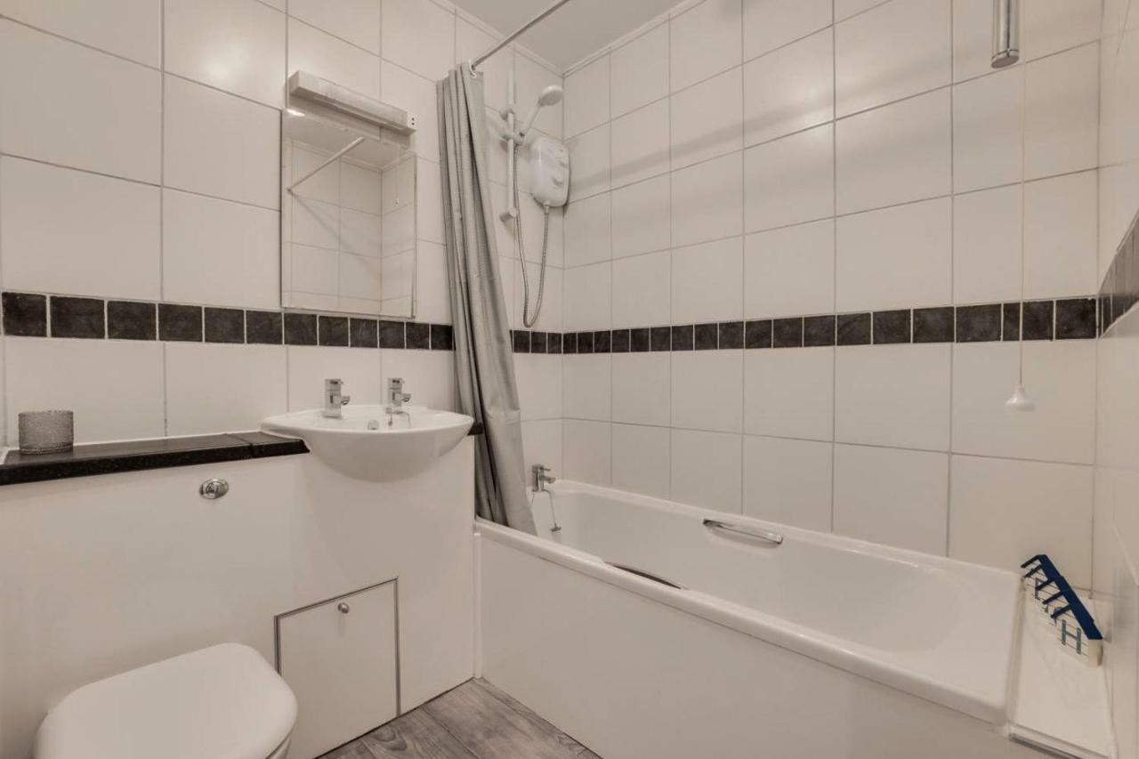 Central Park Place Whitby Ngoại thất bức ảnh
